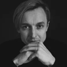 Écoutez Kosta Bobylove, regardez des vidéoclips, lisez la biographie, consultez les dates de tournée et plus encore !