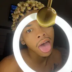 Hör dir YRN Eliii an, schau dir Musikvideos an, lies die Biografie, finde Tourdaten und mehr!