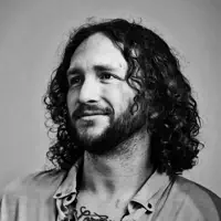 undefined सुनें, म्यूज़िक वीडियो देखें, बायो पढ़ें, दौरे की तारीखें और बहुत कुछ देखें!