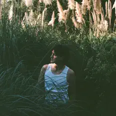 Ouve GUS, vê vídeos de música, lê a biografia, vê as datas da digressão e muito mais!