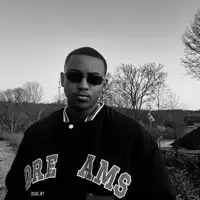 Posłuchaj wykonawcy undefined, obejrzyj teledyski, przeczytaj biografię, zobacz daty tras koncertowych i nie tylko!