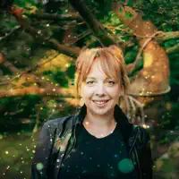 Dengarkan undefined, tonton video musik, baca bio, lihat tanggal tur & lainnya!