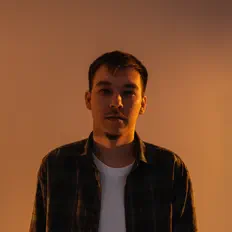 Dengarkan SaYron, tonton video musik, baca bio, lihat tanggal tur & lainnya!