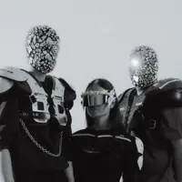 Poslechněte si interpreta undefined, sledujte hudební videa, přečtěte si životopis, podívejte se na data turné a další informace.