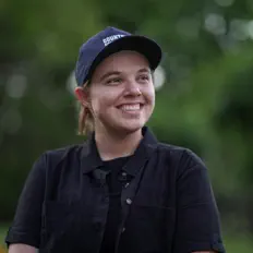 Écoutez Emily Ortego, regardez des vidéoclips, lisez la biographie, consultez les dates de tournée et plus encore !