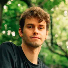 聆聽 Ryan Mark Elliott、觀看音樂影片、閱讀小傳、查看巡演日期等！