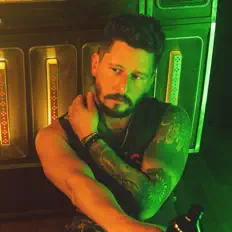 Dengarkan Chris Housman, tonton video musik, baca bio, lihat tanggal tur & lainnya!