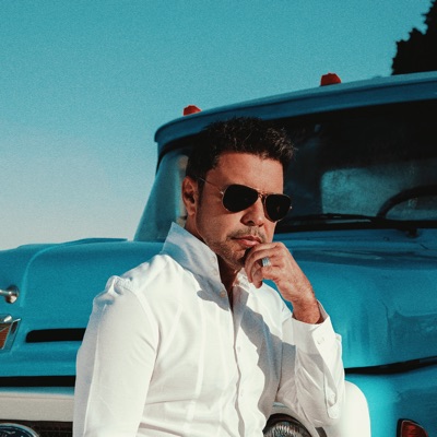 Listen to Zezé Di Camargo, watch music videos, read bio, see tour dates & more!