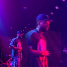 收听 Kazie、观看音乐视频、阅读小传、查看巡演日期等 ！