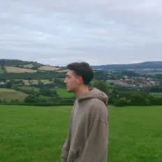 Zach Settleを聴いたり、ミュージックビデオを鑑賞したり、経歴やツアー日程などを確認したりしましょう！