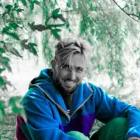 Hör dir undefined an, schau dir Musikvideos an, lies die Biografie, finde Tourdaten und mehr!
