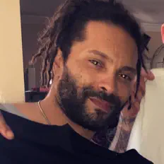 Posłuchaj wykonawcy Motoe Haus, obejrzyj teledyski, przeczytaj biografię, zobacz daty tras koncertowych i nie tylko!