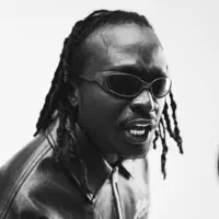 Écoutez undefined, regardez des vidéoclips, lisez la biographie, consultez les dates de tournée et plus encore !