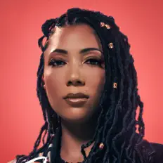 Écoutez Naëlle, regardez des vidéoclips, lisez la biographie, consultez les dates de tournée et plus encore !
