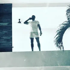 Posłuchaj wykonawcy Cvzzi, obejrzyj teledyski, przeczytaj biografię, zobacz daty tras koncertowych i nie tylko!