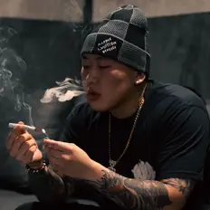 收听 HeyTaewon、观看音乐视频、阅读小传、查看巡演日期等 ！