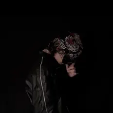 聆聽 Vampy、觀看音樂影片、閱讀小傳、查看巡演日期等！