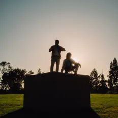 Ακούστε περιεχόμενο από pom peii, παρακολουθήστε μουσικά βίντεο, διαβάστε το βιογραφικό, δείτε ημερομηνίες περιοδείας, και πολλά ακόμη!