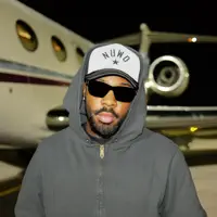 Escucha a undefined, mira videos musicales, lee su biografía, consulta las fechas de las gira y más.