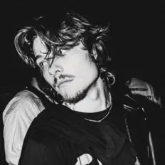 收听 waylon.、观看音乐视频、阅读小传、查看巡演日期等 ！