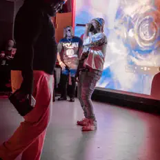 收听 Man On Mars、观看音乐视频、阅读小传、查看巡演日期等 ！