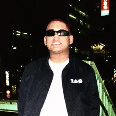 DANNYBRAWを聴いたり、ミュージックビデオを鑑賞したり、経歴やツアー日程などを確認したりしましょう！