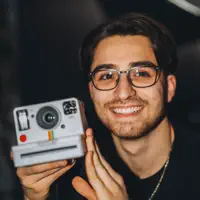 Hör dir undefined an, schau dir Musikvideos an, lies die Biografie, finde Tourdaten und mehr!