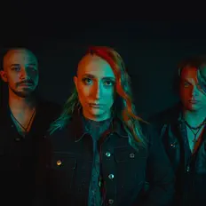 Reclaim the Day सुनें, म्यूज़िक वीडियो देखें, बायो पढ़ें, दौरे की तारीखें और बहुत कुछ देखें!