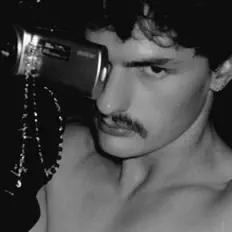 Escucha a RED HOT FOREVER, mira vídeos musicales, lee la biografía, consulta fechas de giras y mucho más.