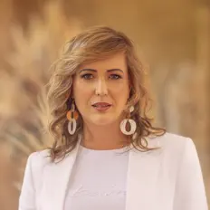 Liezel Pieters: песни, клипы, биография, даты выступлений и многое другое.