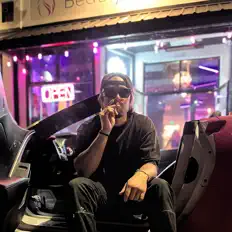 Escucha a Kamano, mira videos musicales, lee su biografía, consulta las fechas de las gira y más.