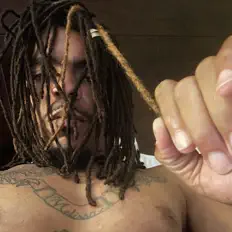 Samshotta을(를) 듣고, 뮤직 비디오를 보고, 약력을 읽고, 투어 일정 등을 확인하세요!