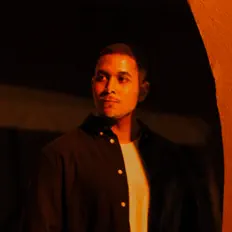 Dengarkan M Y D N, tonton video musik, baca bio, lihat tanggal tur & lainnya!