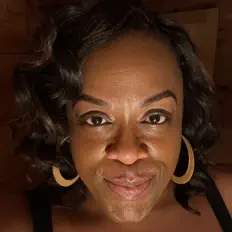 聆聽 Dr. Ron Jen、觀看音樂影片、閱讀小傳、查看巡演日期等！