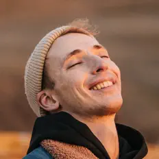 Poslechněte si interpreta Колоницкий, sledujte hudební videa, přečtěte si životopis, podívejte se na data turné a další informace.