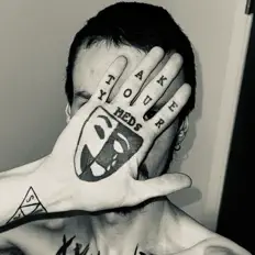 聆聽 heyimmanic、觀看音樂影片、閱讀小傳、查看巡演日期等！