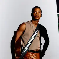 收听 undefined、观看音乐视频、阅读小传、查看巡演日期等 ！