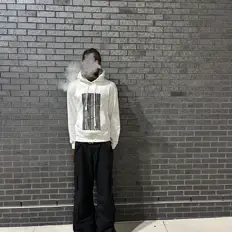 聆聽 Lanr3、觀看音樂影片、閱讀小傳、查看巡演日期等！