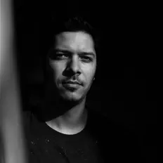 William Chirinos: песни, клипы, биография, даты выступлений и многое другое.