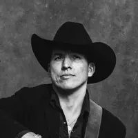 Ouça undefined, assista a videoclipes, leia a biografia, veja as datas das turnês e mais!