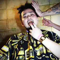 EVO ALTERNAを聴いたり、ミュージックビデオを鑑賞したり、経歴やツアー日程などを確認したりしましょう！