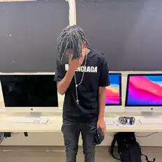 Posłuchaj wykonawcy lillotrim, obejrzyj teledyski, przeczytaj biografię, zobacz daty tras koncertowych i nie tylko!