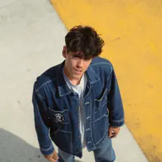 Loupiot을(를) 듣고, 뮤직 비디오를 보고, 약력을 읽고, 투어 일정 등을 확인하세요!