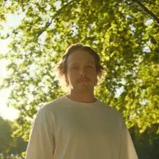 Dengarkan Solsta, tonton video musik, baca bio, lihat tanggal tur & lainnya!