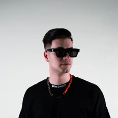 Ascolta Stefano DiMilan, guarda video musicali, leggi la biografia, vedi le date del tour & altro!