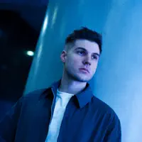 undefined dinle, müzik videolarını izle, biyografisini oku, tur tarihlerini ve daha fazlasını gör!