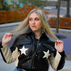 收听 EVALINA、观看音乐视频、阅读小传、查看巡演日期等 ！