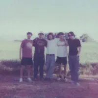 Ouve undefined, vê vídeos de música, lê a biografia, vê as datas da digressão e muito mais!
