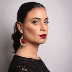Leila Hegazyを聴いたり、ミュージックビデオを鑑賞したり、経歴やツアー日程などを確認したりしましょう！