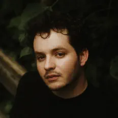 Escucha a Victor Deverre, mira vídeos musicales, lee la biografía, consulta fechas de giras y mucho más.